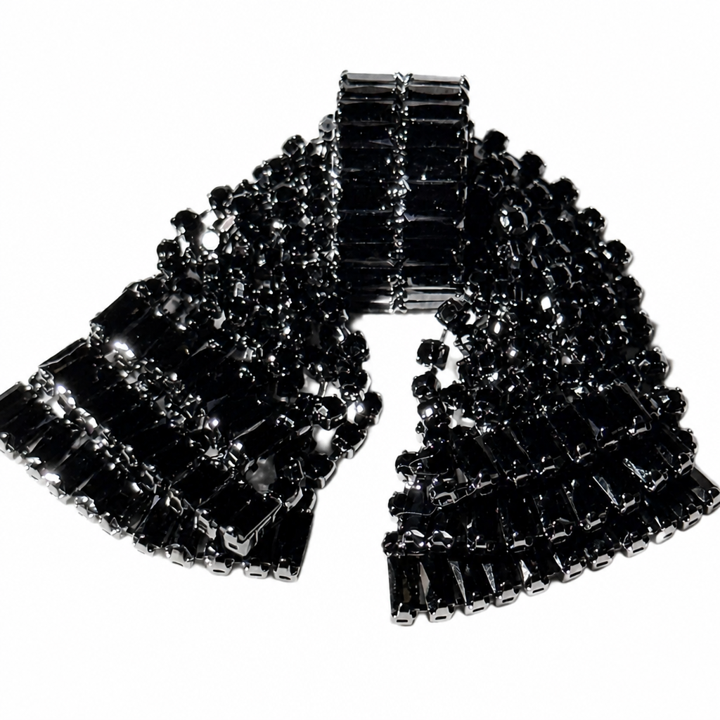 Black Queen. Crystal Bow Drop