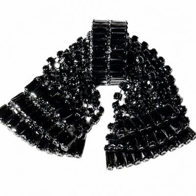 Black Queen. Crystal Bow Drop